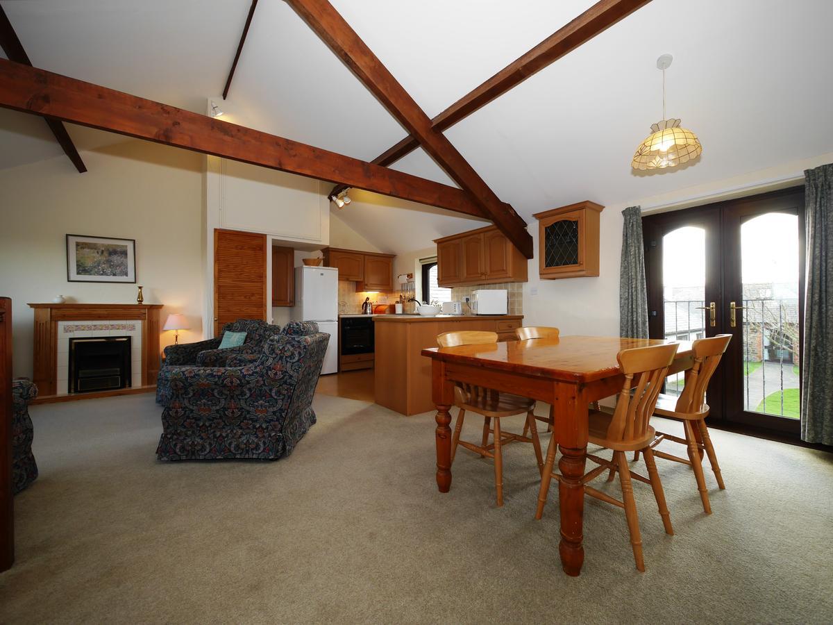 Kennacott Court Holiday Cottages 布德 外观 照片