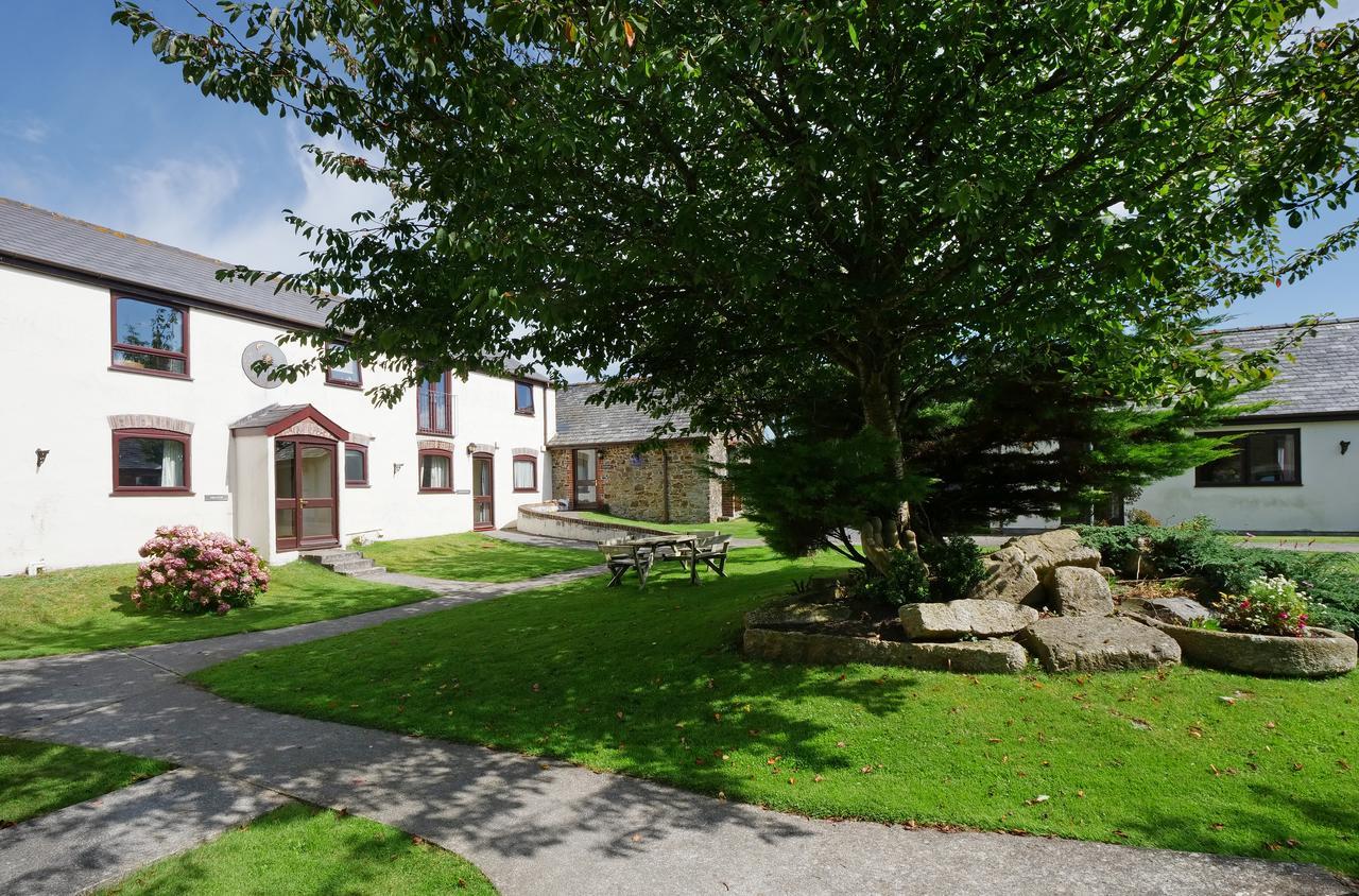 Kennacott Court Holiday Cottages 布德 外观 照片