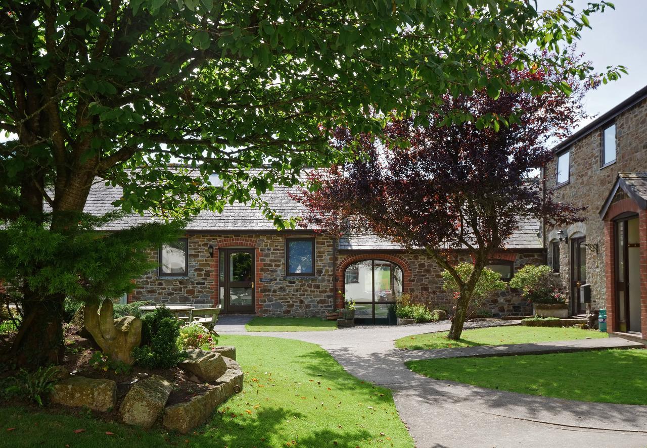 Kennacott Court Holiday Cottages 布德 外观 照片